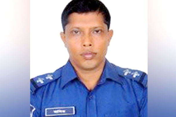 ময়মনসিংহের ভালুকায় মাইক্রোবাস নিয়ন্ত্রণ হারিয়ে এসআই নি-হত